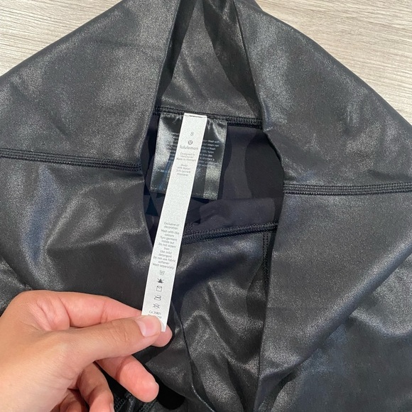 NWT Wunder Under High-Rise Tight 28"
Full-On Luxtreme Shine - Picture 6 of 9